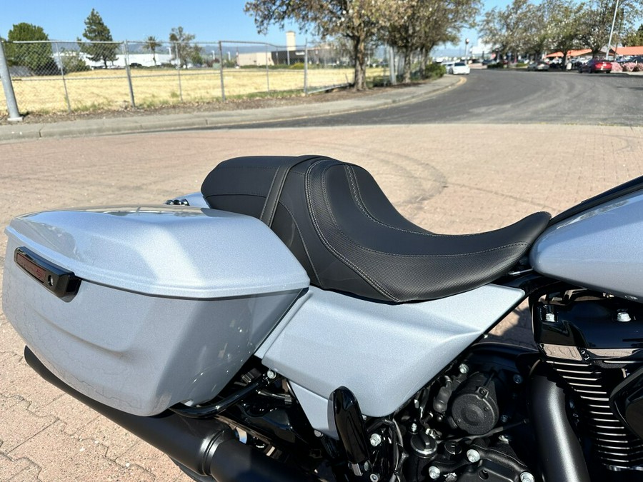 FLTRX 2024 Road Glide™