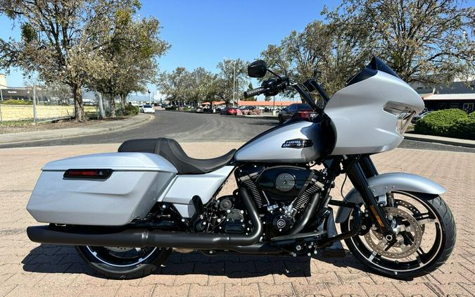 FLTRX 2024 Road Glide™