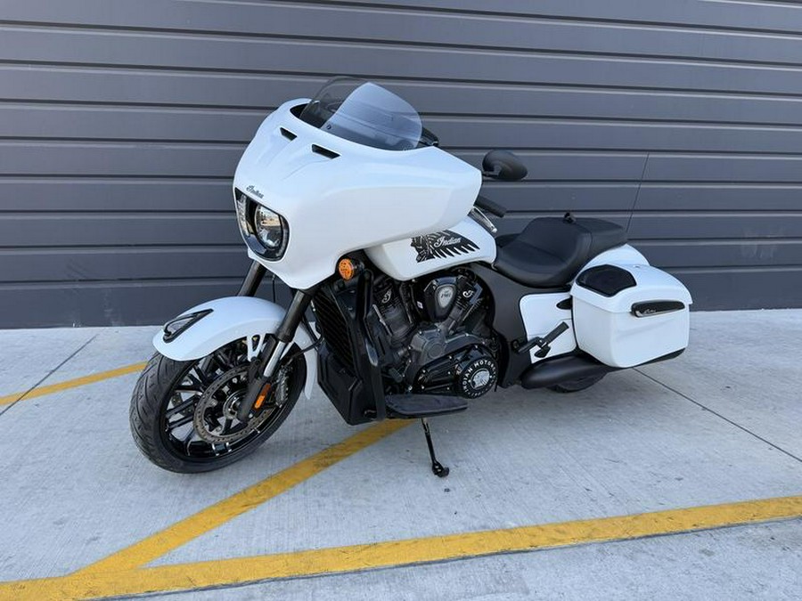 2025 Indian Motorcycle® Chieftain® PowerPlus Dark Horse w/PowerBand Audio Ghost White Metallic Smok