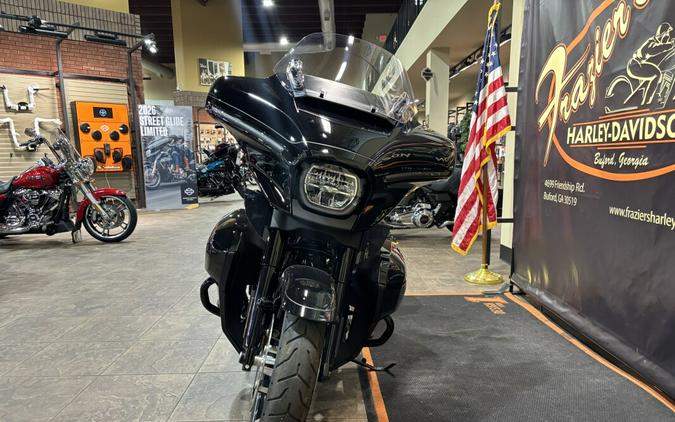 2025 Harley-Davidson® Street Glide® Ultra Vivid Black - Black Finish