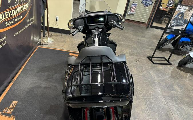 2025 Harley-Davidson® Street Glide® Ultra Vivid Black - Black Finish