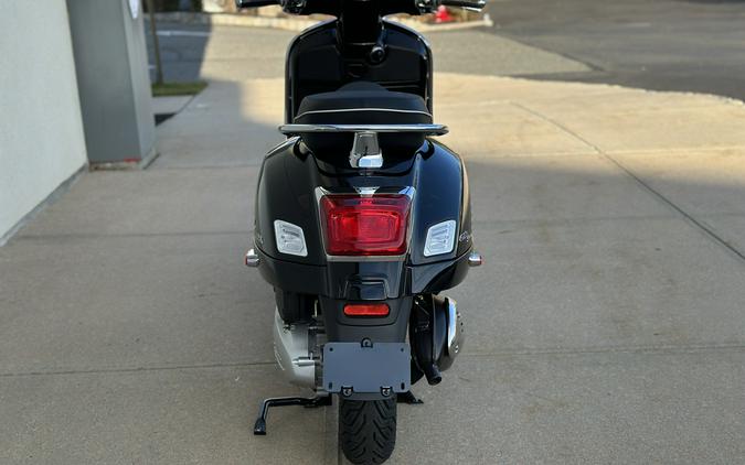 2023 Vespa GTS 300 SUPER