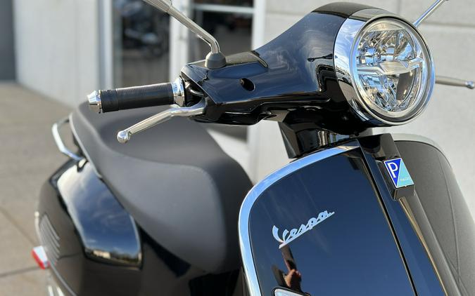 2023 Vespa GTS 300 SUPER