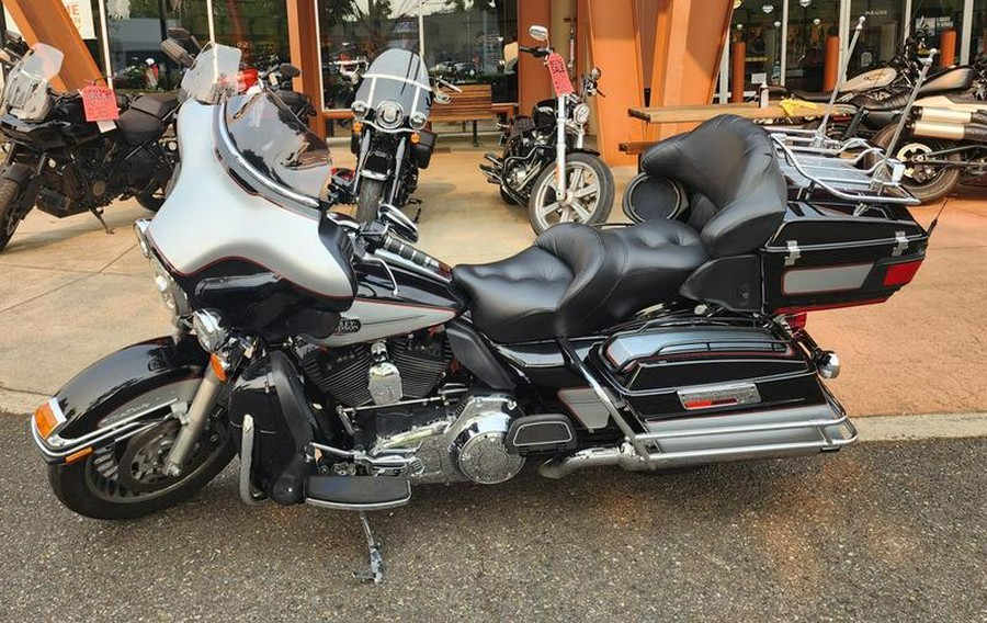 2010 Harley-Davidson® FLHTCU - Ultra Classic® Electra Glide