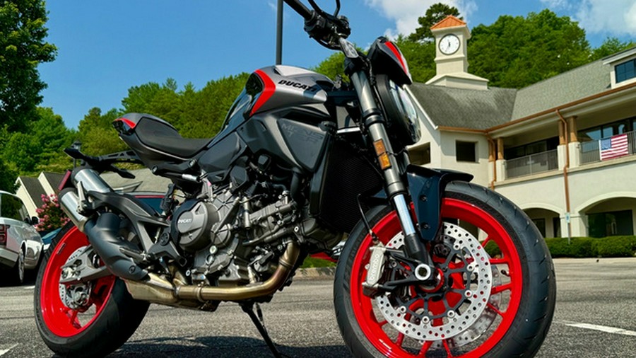 2026 Ducati MONSTER PLUS