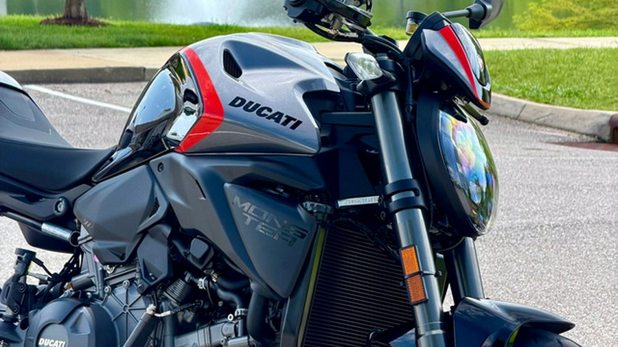 2026 Ducati MONSTER PLUS