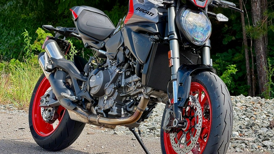 2026 Ducati MONSTER PLUS