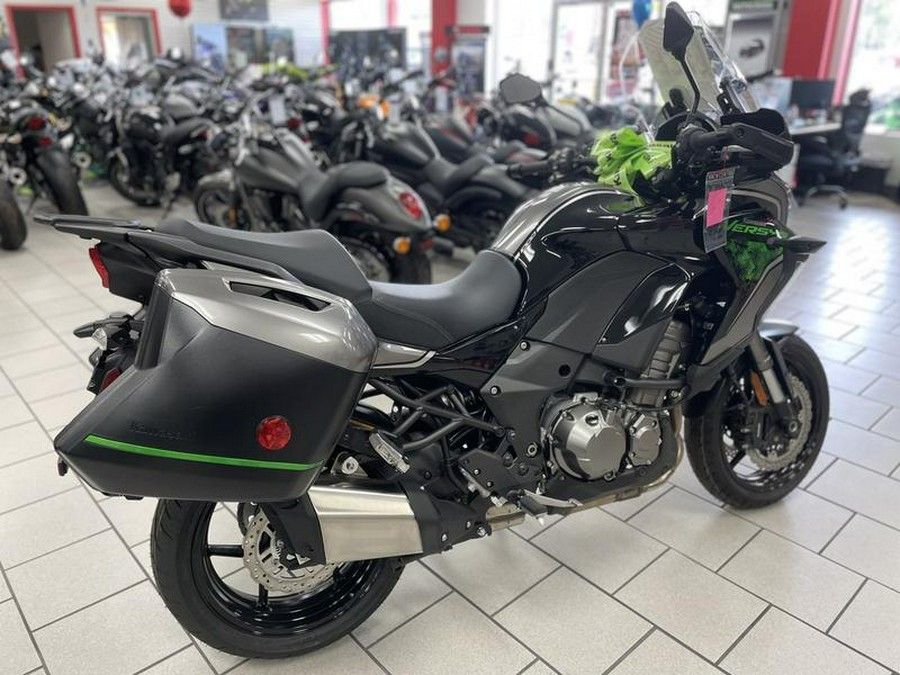 2023 Kawasaki Versys® 1000 SE LT+