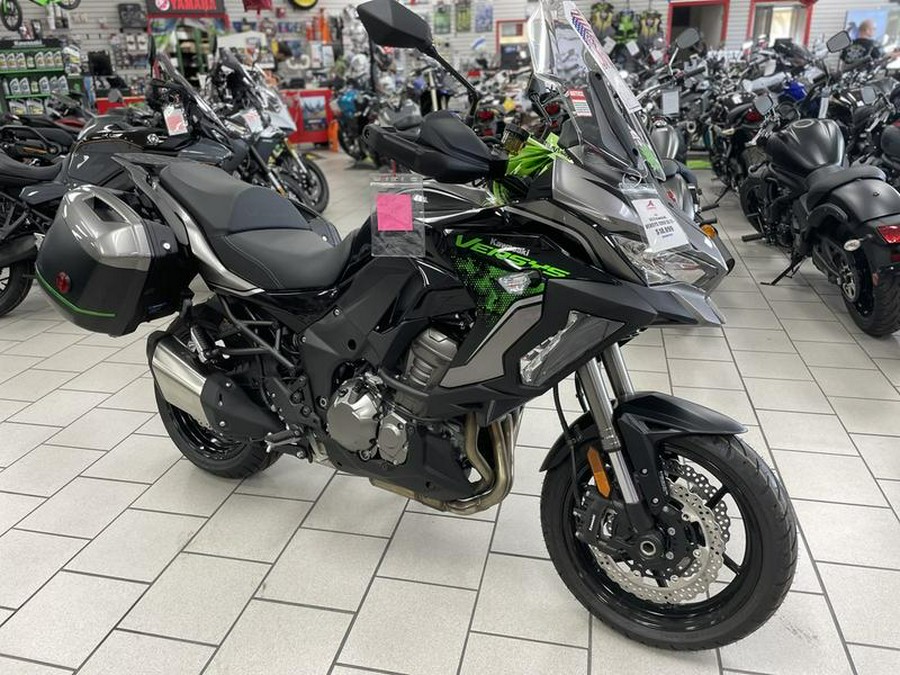 2023 Kawasaki Versys® 1000 SE LT+