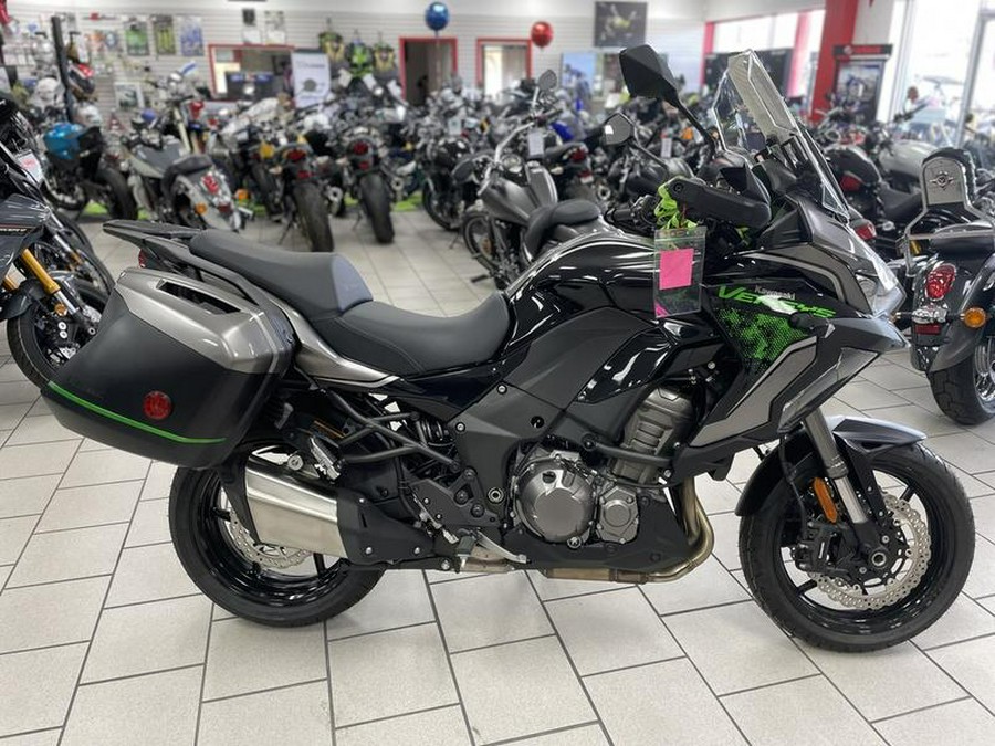 2023 Kawasaki Versys® 1000 SE LT+