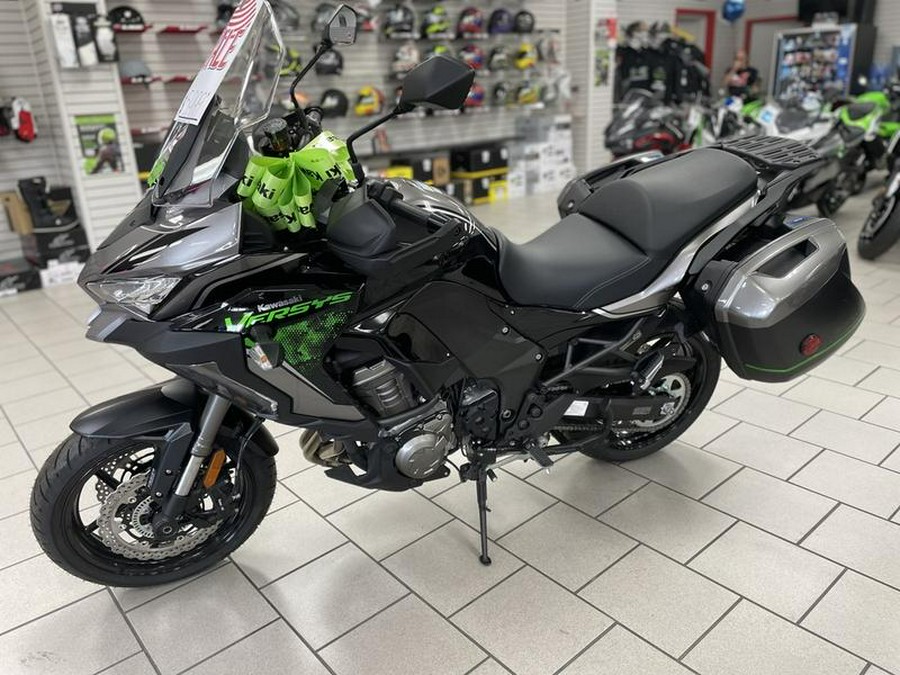 2023 Kawasaki Versys® 1000 SE LT+