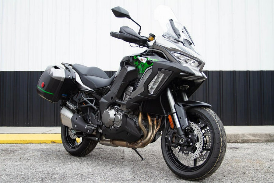 2023 Kawasaki Versys® 1000 SE LT+