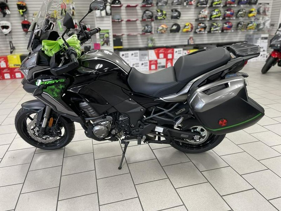 2023 Kawasaki Versys® 1000 SE LT+