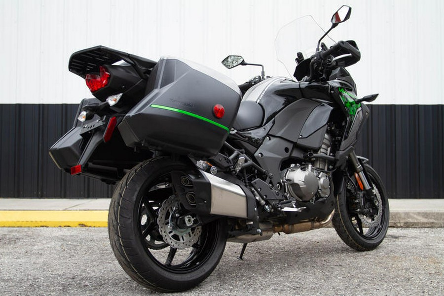 2023 Kawasaki Versys® 1000 SE LT+