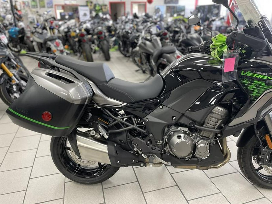 2023 Kawasaki Versys® 1000 SE LT+