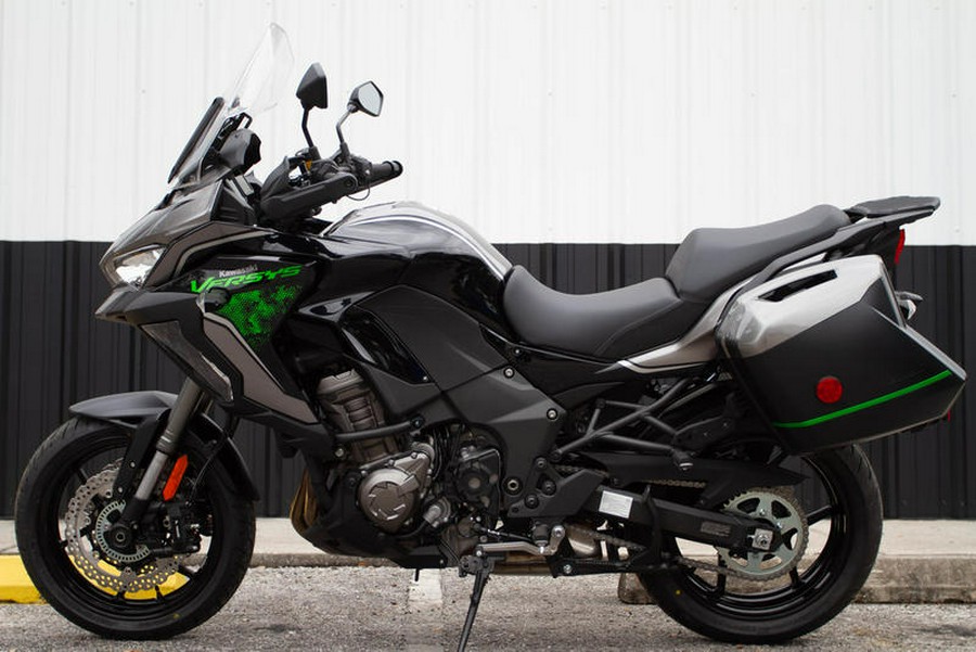 2023 Kawasaki Versys® 1000 SE LT+