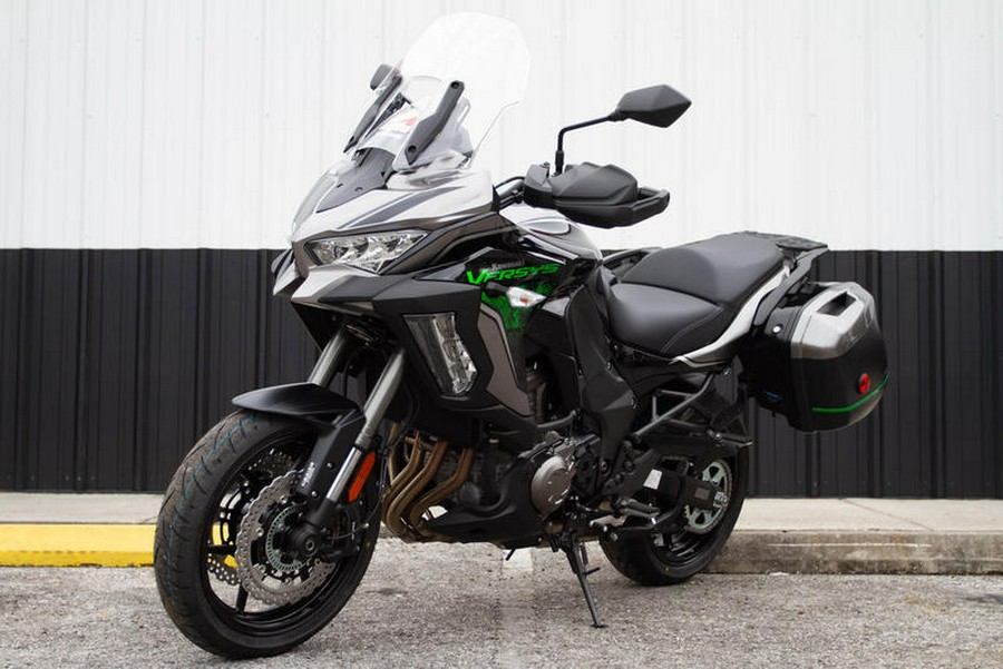 2023 Kawasaki Versys® 1000 SE LT+