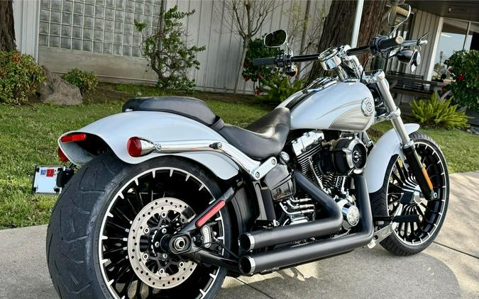 2017 Harley-Davidson® FXSB - Breakout®