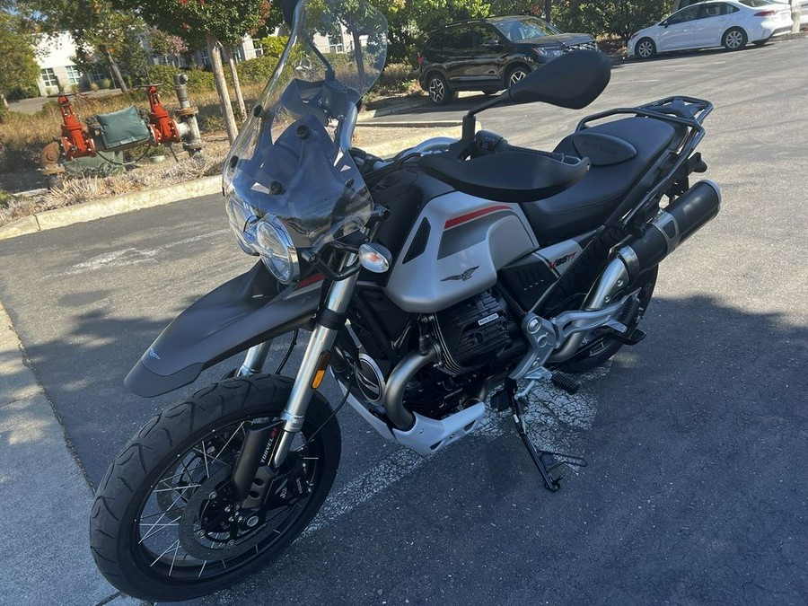 2023 Moto Guzzi V85 TT Travel