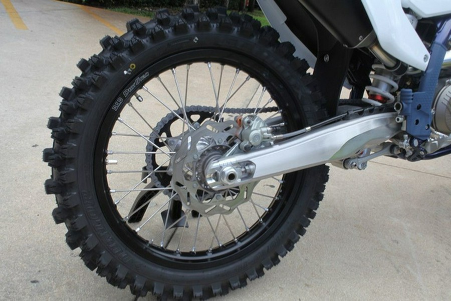 2025 Husqvarna TC 300