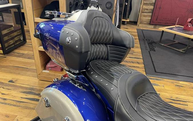 2024 Indian Motorcycle® Roadmaster® Spirit Blue Metallic/Silver Quartz Metallic