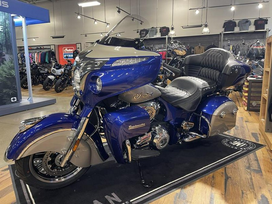 2024 Indian Motorcycle® Roadmaster® Spirit Blue Metallic/Silver Quartz Metallic