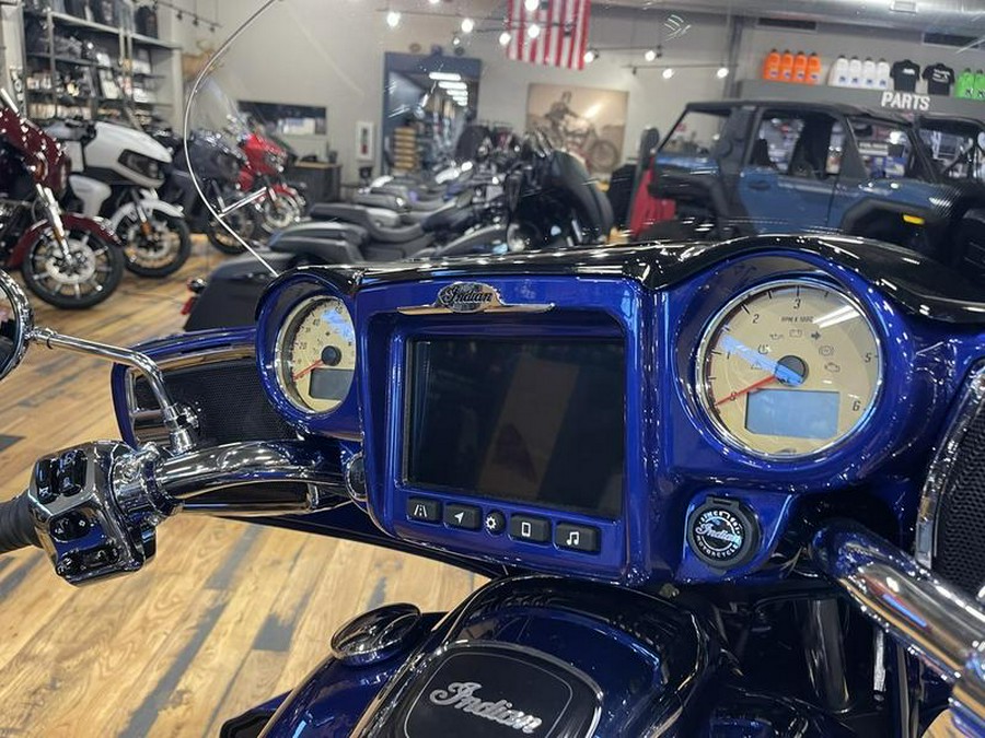 2024 Indian Motorcycle® Roadmaster® Spirit Blue Metallic/Silver Quartz Metallic