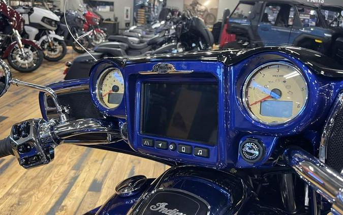 2024 Indian Motorcycle® Roadmaster® Spirit Blue Metallic/Silver Quartz Metallic