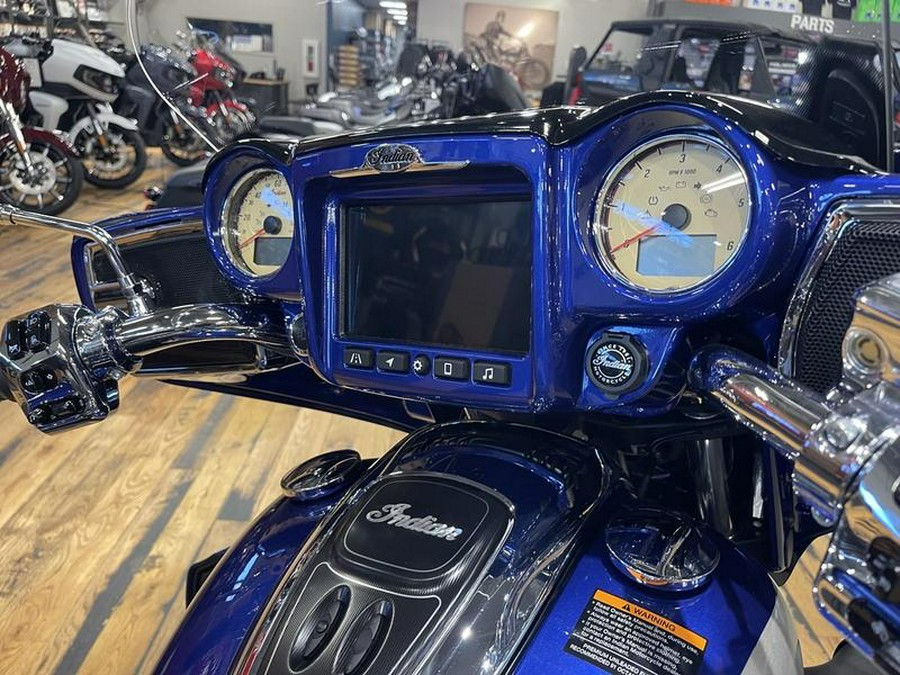 2024 Indian Motorcycle® Roadmaster® Spirit Blue Metallic/Silver Quartz Metallic