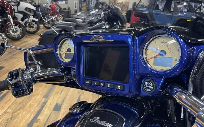 2024 Indian Motorcycle® Roadmaster® Spirit Blue Metallic/Silver Quartz Metallic