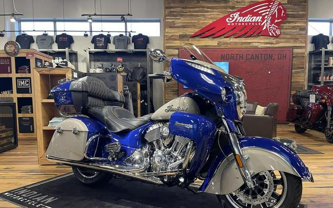 2024 Indian Motorcycle® Roadmaster® Spirit Blue Metallic/Silver Quartz Metallic