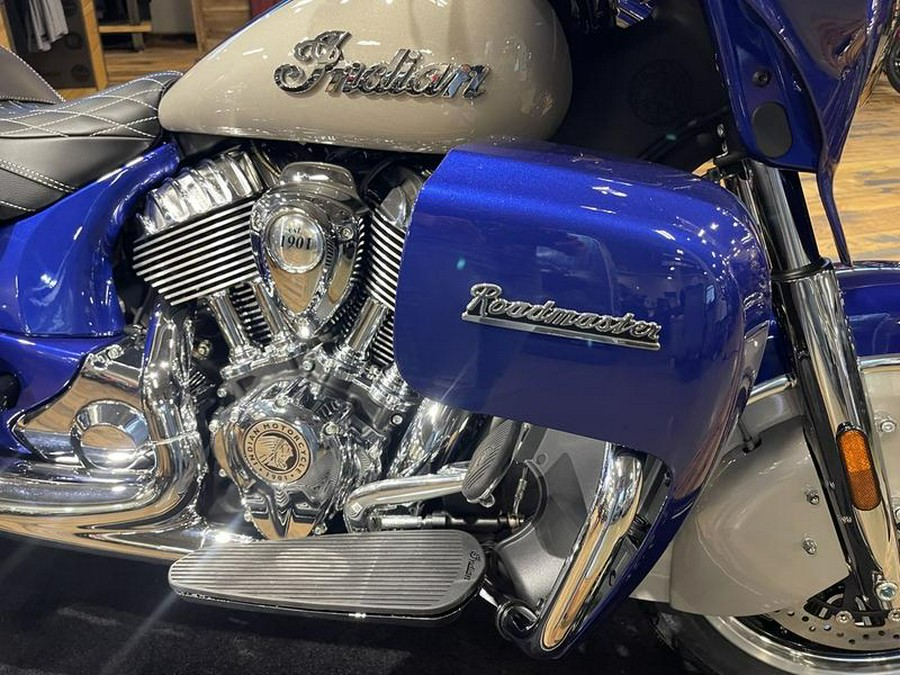 2024 Indian Motorcycle® Roadmaster® Spirit Blue Metallic/Silver Quartz Metallic