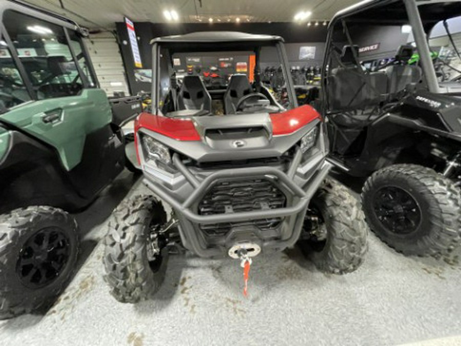 2026 Can-Am Commander XT 700