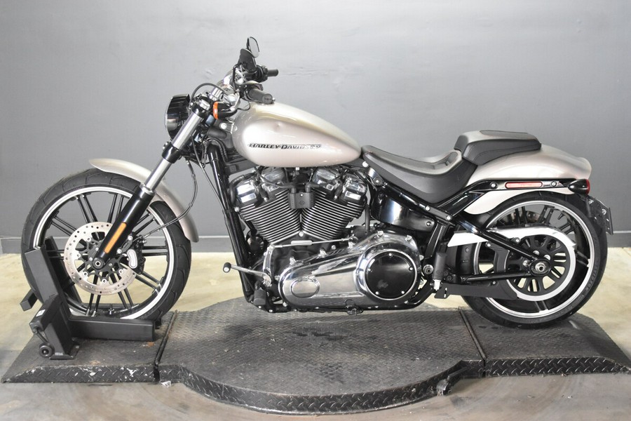 2018 Harley-Davidson Breakout