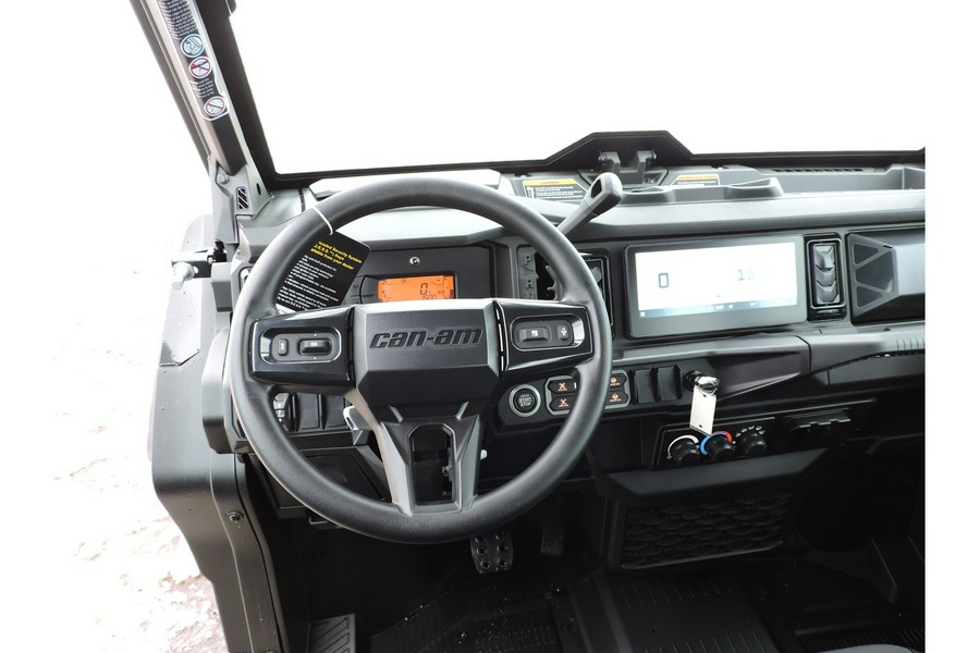 2026 Can-Am Defender MAX XT CAB HD11