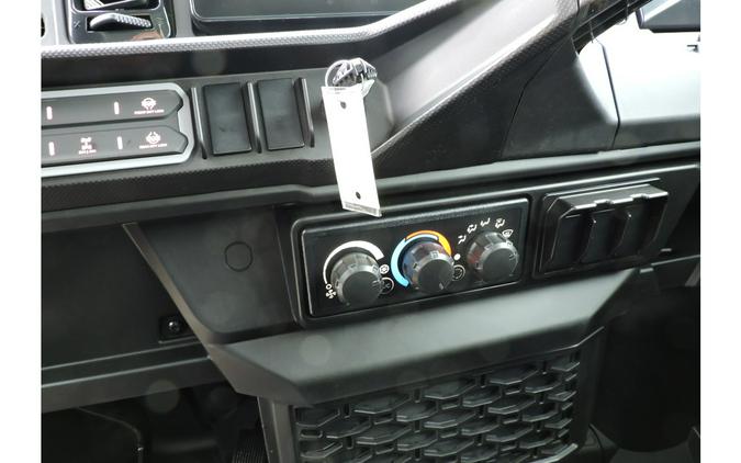 2026 Can-Am Defender MAX XT CAB HD11