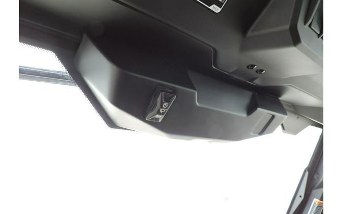 2026 Can-Am Defender MAX XT CAB HD11