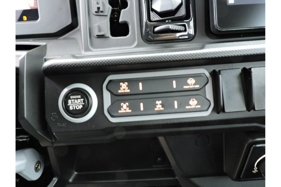 2026 Can-Am Defender MAX XT CAB HD11