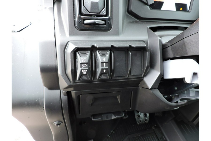 2026 Can-Am Defender MAX XT CAB HD11