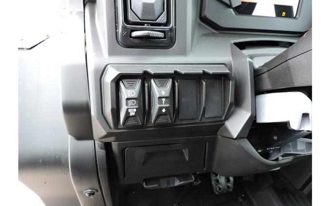 2026 Can-Am Defender MAX XT CAB HD11