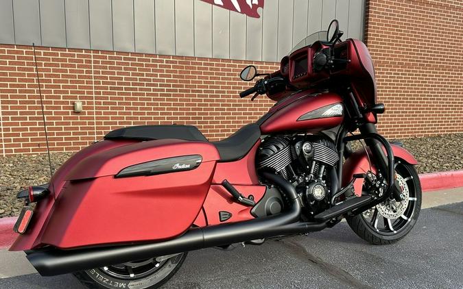 2024 Indian Motorcycle® Chieftain® Dark Horse® w/Powerband Audio Pkg Sunset Red Smoke