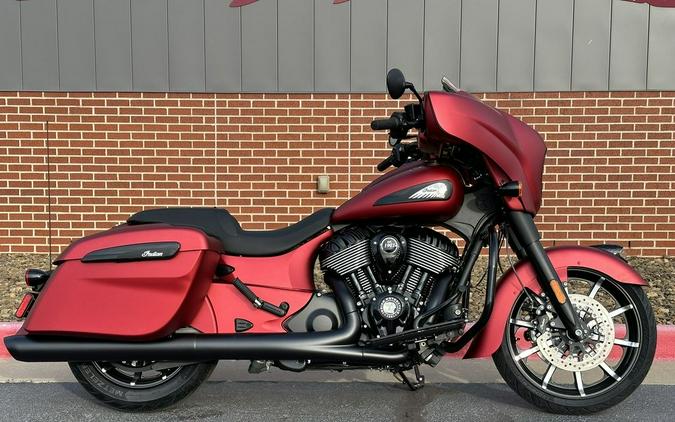 2024 Indian Motorcycle® Chieftain® Dark Horse® w/Powerband Audio Pkg Sunset Red Smoke