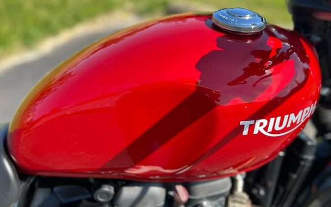 2019 Triumph Street Twin Korosi Red 900