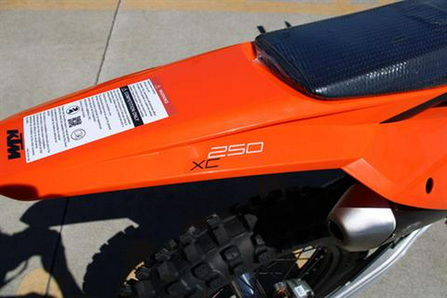 2025 KTM 250 XC
