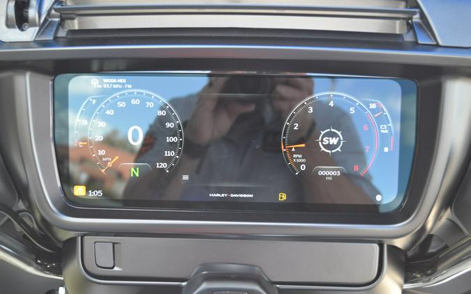 2026 Harley-Davidson® Liberty Edition Street Glide® Midnight Ember - FLHX