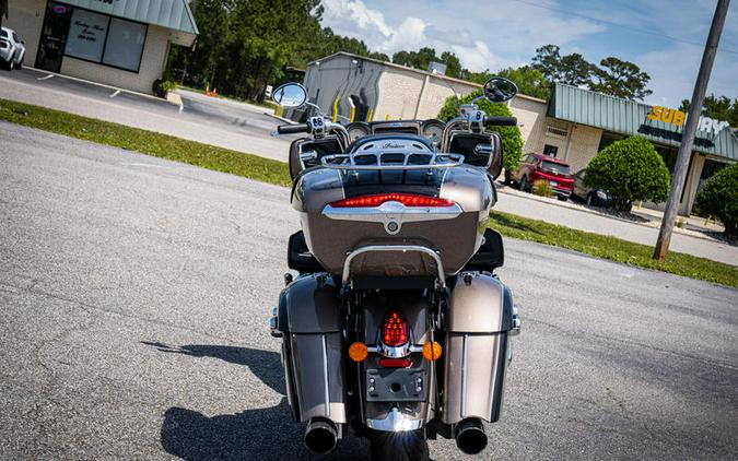 2018 Indian Motorcycle® Roadmaster® ABS Polish.Bronze Over Thund.Black w/Silver Pinst.