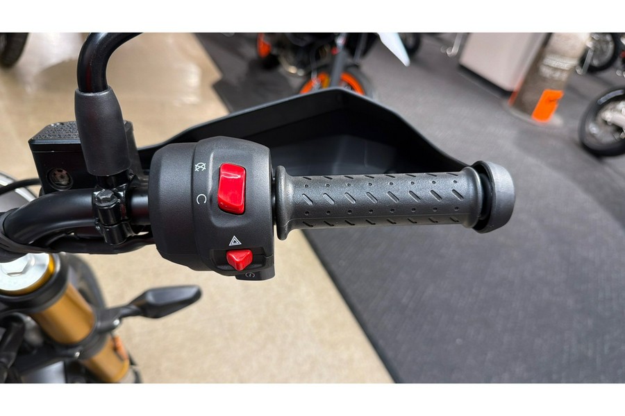 2025 Triumph Scrambler 400 X Base