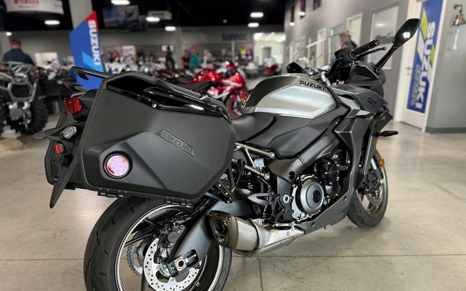 2025 Suzuki GSX-S 1000GT+