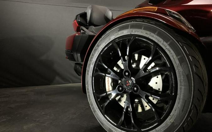 2023 Can-Am® Spyder RT Limited Dark Wheels