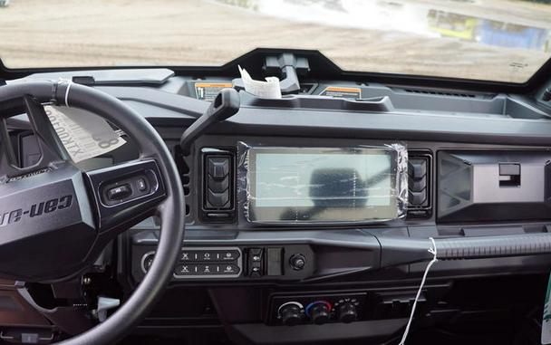 2026 Can-Am® Defender Limited HD11